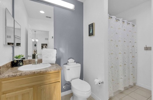 Calabria Condo | Cozy 2-bedroom condo in welcoming Kissimmee with AC and gym access