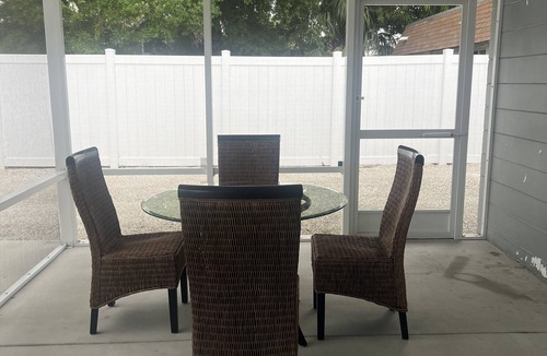 Gillespie Park House | Cozy 2-bedroom Duplex in charming Downtown of Sarasota.