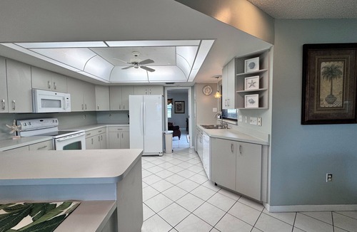 Pebble Beach House | Cozy 2-bedroom house heated pool in marvelous paradise Rotonda West!
