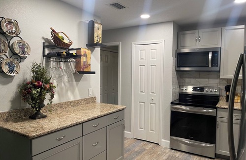 Orange City House | Cozy 2-bedroom house in Rural setting