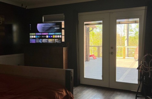 Rocky Top Cabin | Cozy 2-bedroom + Loft Wood Cabin in Rocky Top with AC