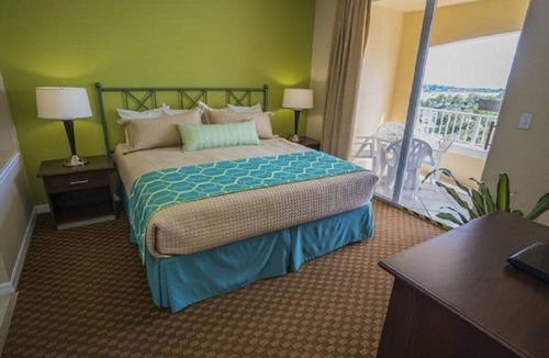 Weston Resort | Cozy 2-bedroom resort with WiFi, AC, fitness room in peaceful Weston