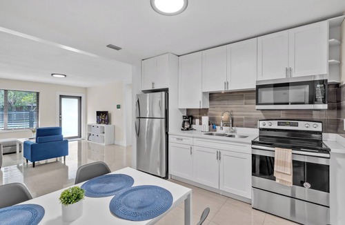Wynwood Art District House | Cozy 2-bedroom townhome in fantastic Miami Wynwood/Design District with WiFi, AC
