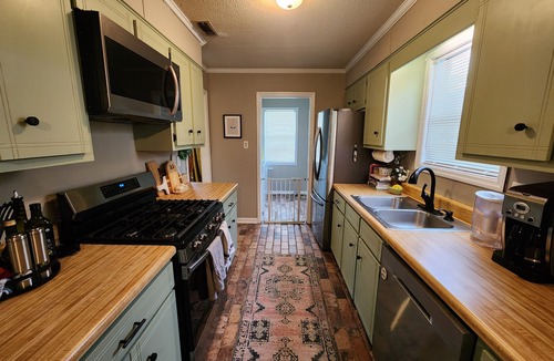Gracewood House | Cozy 2 Bedroom Within 15 Minutes of The Masters