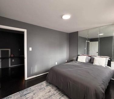 South Philadelphia House | Cozy 2 BR home in South Philly - Easy City Access