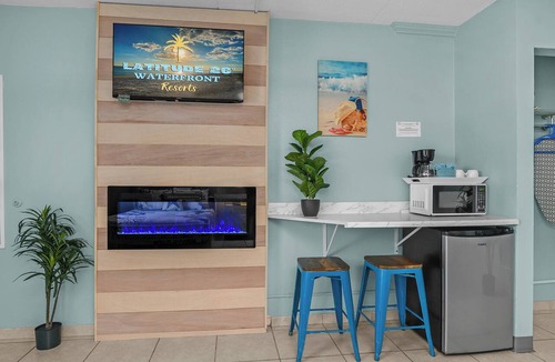 Siesta Isle Hotel | Cozy 2 Queen Bed Studio in Sunny Fort Myers Beach