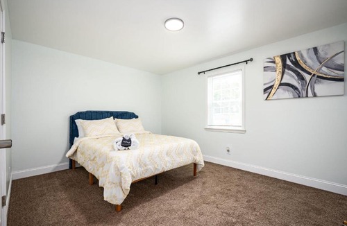 West End Apartment | Cozy 2BD Retreat A Short Walk to Westside Beltline