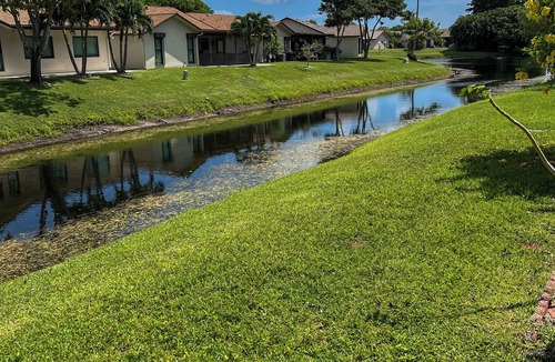 Pompano Beach House | Cozy 2BR 2.5BA Deerfield Beach Getaway in a quiet gated community