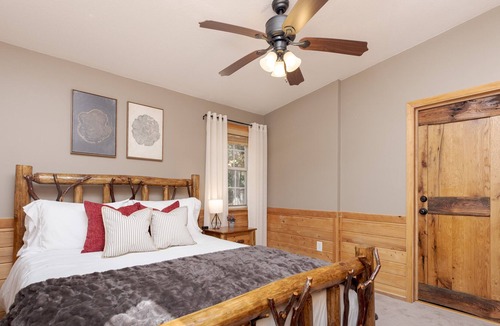 Peach County House | Cozy 2BR Cabin | Monthly Available | Mins f/ I/75