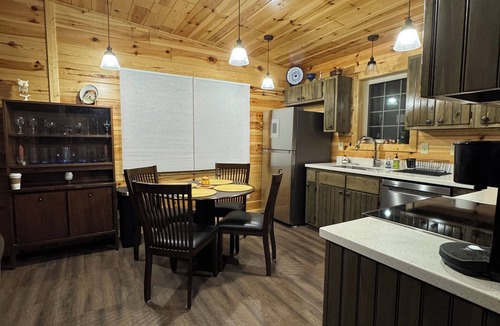 Clarkesville Cabin | Cozy 2BR Cabin Near Helen Relaxing Mountain Escape Minutes from Downtown Helen
