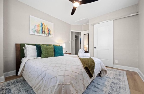 Summerhill House | Cozy 2BR Near Stadium & Downtown