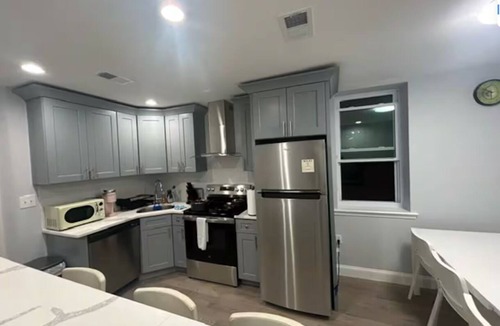Bella Vista Apartment | Cozy 3 Bedroom Apartment in Center City!