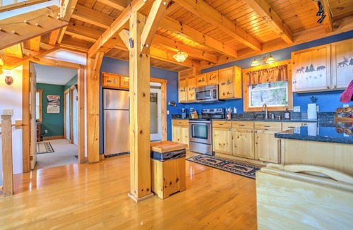 Waynesville Cabin | Cozy 3-bedroom cabin in welcoming Waynesville with Fire Pit