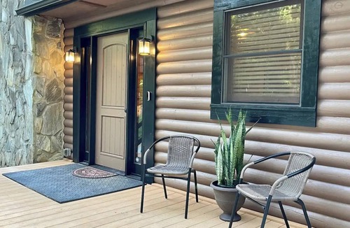 Westminster Cabin | Cozy 3-bedroom Cabin by Lake Hartwell