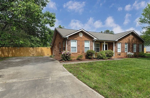 Indian Trail House | Cozy 3-Bedroom Home with Huge Backyard in Monroe