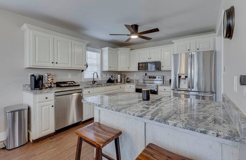 Easley Cabin | Cozy 3-BR Cabin on 2+ Acres W/Fire Pit, Pool Table & Creek - Near Greenville