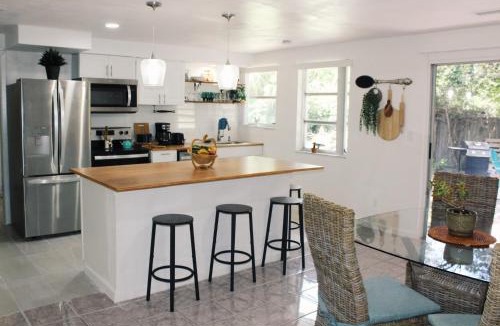 Spring Hill House | Cozy 3BR Home near Weeki Wachee