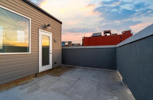 Fairmount Apartment | Cozy 3BR with Roofdeck MET Direct Subway to FIFA