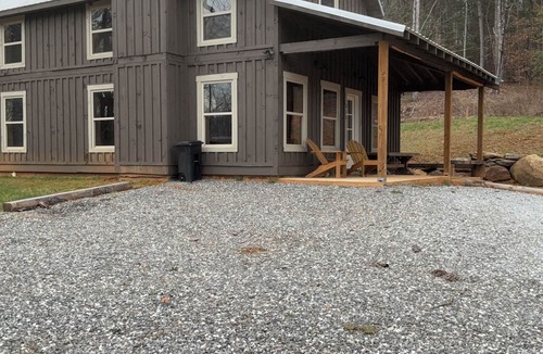 Tuckasegee Cabin | Cozy 4-bedroom cabin in the Appalachian mountains of peaceful Tuckasegee, NC