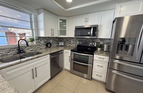 Bearss Plaza House | Cozy 4-bedroom House w/Pool, Tikihood, clean ambient, nice place near Airport!