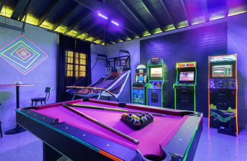 Harbor Beach Villa | Cozy 4BR Pool Villa Near The Beach with Arcades