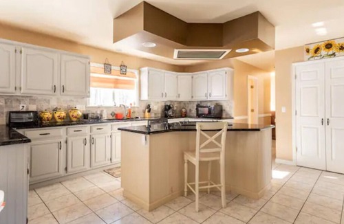Monroe House | Cozy 5 bedrooms colonial surrounded with nature