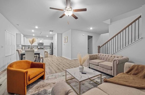 Grayson House | Cozy 5B3B Getaway｜Flexible Lease｜Dedicated Office｜Pet-Friendly｜Backyard #41952