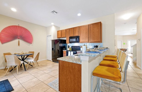 Veranda Palms House | Cozy 5BD Stay - Pool & BBQ- Close to Disney