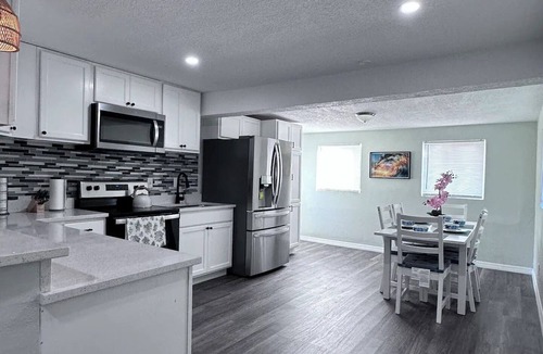 Holly Hill House | Cozy - 6 guest-Near the Beachn