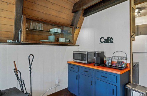 Canton Cabin | Cozy A-frame 3-bedrooms cabin in Great Smokie Mountains.