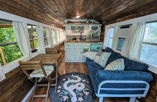 Ybor City House | Cozy AF Medusa the Bus-Lux