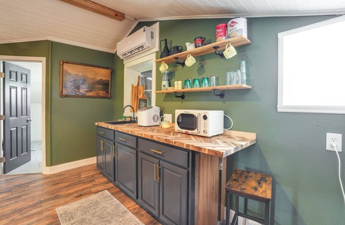 Pittman Apartment | Cozy Altoona Studio w/Fire Pit: Farm On-Site!