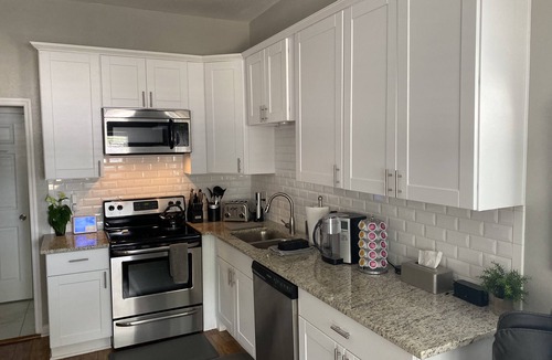 Historic Uptown House | * Cozy and Clean Luxury Bungalow close to Beach and Downtown St. Petersburg *