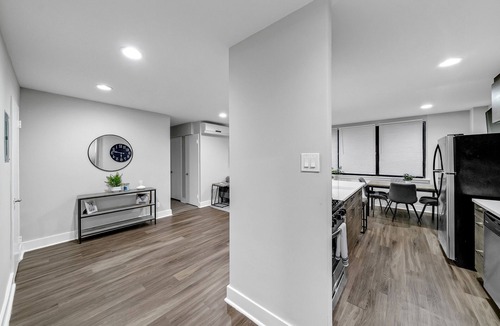 East Falls Apartment | Cozy and comfy Philadelphia stay.
