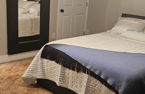 Hallandale Beach Apartment | Cozy and private studio. Perfectly located to the beach & major shopping centers