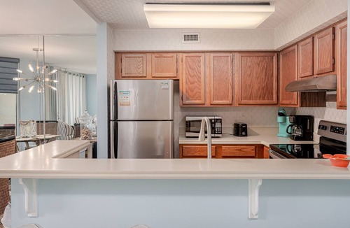 Pensacola Beach Condo | Cozy and Quaint Townhouse with water views - SRD1042