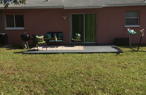 North Port House | Cozy and stylish house with wooded view in North Port, Fl