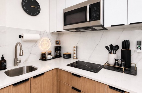 Pembroke Pines Apartment | Cozy Apartment , Air Conditioning , King Bed , Free Parking