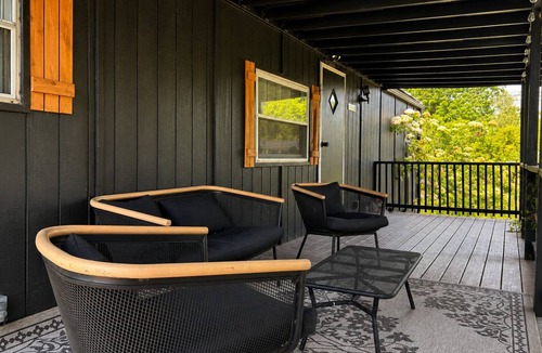 Sequatchie House | Cozy basecamp minutes from waterfalls, hiking and climbing
