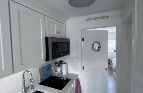 Brigantine Condo | Cozy beach block -1 bdrm,1st floor unit w/pool, beach tags & chairs! Renovated!