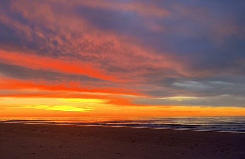 Brigantine Condo | Cozy beach block -1 bdrm,1st floor unit w/pool, beach tags & chairs! Renovated!