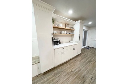 Whitfield House | Cozy Beach House Getaway! Sleeps 12!