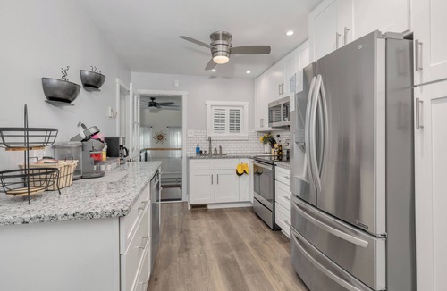 Villas House | Cozy Beach house in Cape May, Jacuzzi, Game Room, Family and Pet Friendly