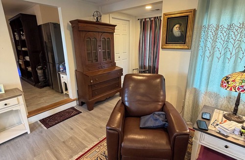 Calvert Beach-Long Beach House | Cozy Beach Retreat - 3 bedrooms with 3 queen size beds. Sleeps 6