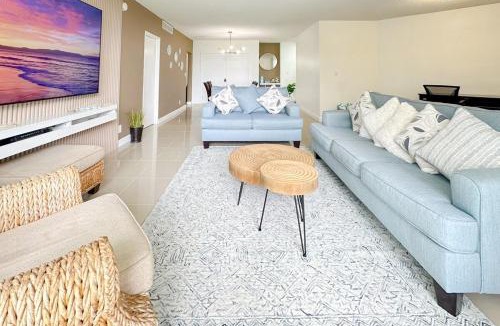 Hollywood South Central Beach Apartment | Cozy Beachside Escape Stylish & Comfortable
