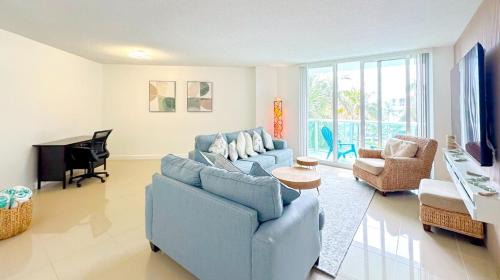 Hollywood South Central Beach Apartment | Cozy Beachside Escape Stylish & Comfortable