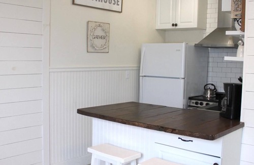 New Smyrna Beach Apartment | Cozy Beachside Cottage Studio