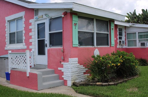 New Smyrna Beach Apartment | Cozy Beachside Cottage Studio