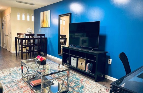 Hawthorne Apartment | Cozy Beautiful 2BD Apt in Center City