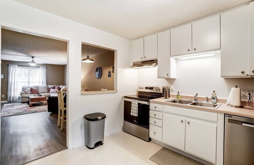 Wingate Apartment | Cozy Bungalow in Wingate w Patio, Grill, Firepit - Easy Access To Bypass & Monroe! +15% Off Stay!